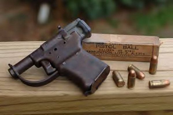 texas militia photo of WWII liberator pistol